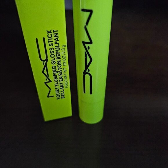 Mac SQUIRT PLUMPING GLOSS STICK in Like Squirt (NIB) - PRICE IS FIRM - Picture 6 of 6